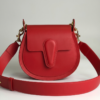 Elegant Saddle Crossbody Handbag